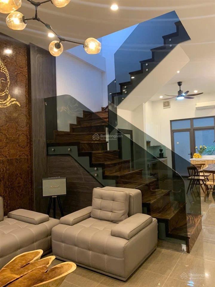 Bán nhà phân lô khu vực lò đúc, hai bà trưng ô tô nhỏ đỗ cửa dt 60m, 5t, mt 4m giá 17.9 tỷ