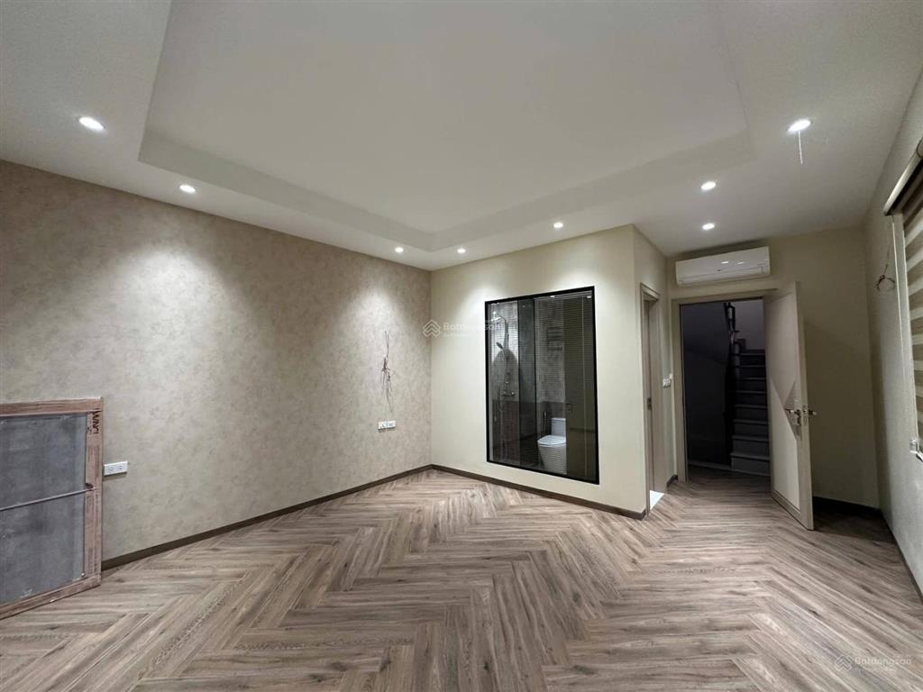 Bán nhà lò đúchai bà trưng ngõ nông gần phố nhà mới thang máy sổ 36m thực tế 406tầngmt8m 18 tỷ