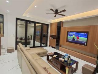 Bán nhà triệu việt vương, hoàn kiếm sát phố 6 tầng thang máy dt 50m giá 21.8 tỷ có thương lượng