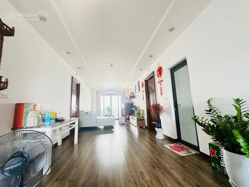 Bán nhà kim ngưu 1 nhà ra phố đang kinh doanh khách sạn dt 3506 tầng mt 10m75 tỷ doanh thu 300tr