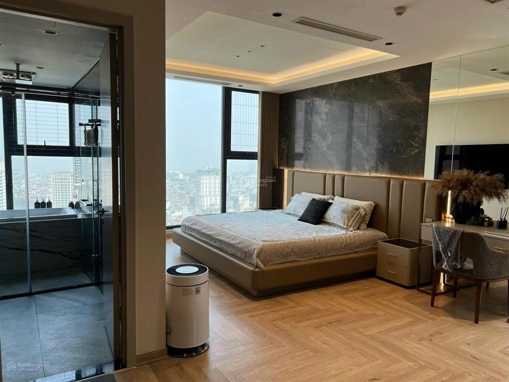 Cho thuê căn hộ chung cư cao cấp toà m1 metropolis 29 liễu giai dt 146m4 ngủ giá 65tr nội thất xin