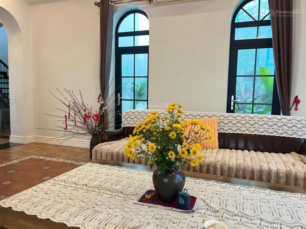 Bán biệt thự đơn lập khu hoa anh đào vinhomes riverside long biên dt 300m mặt tiền 9,5m giá 150 tỷ