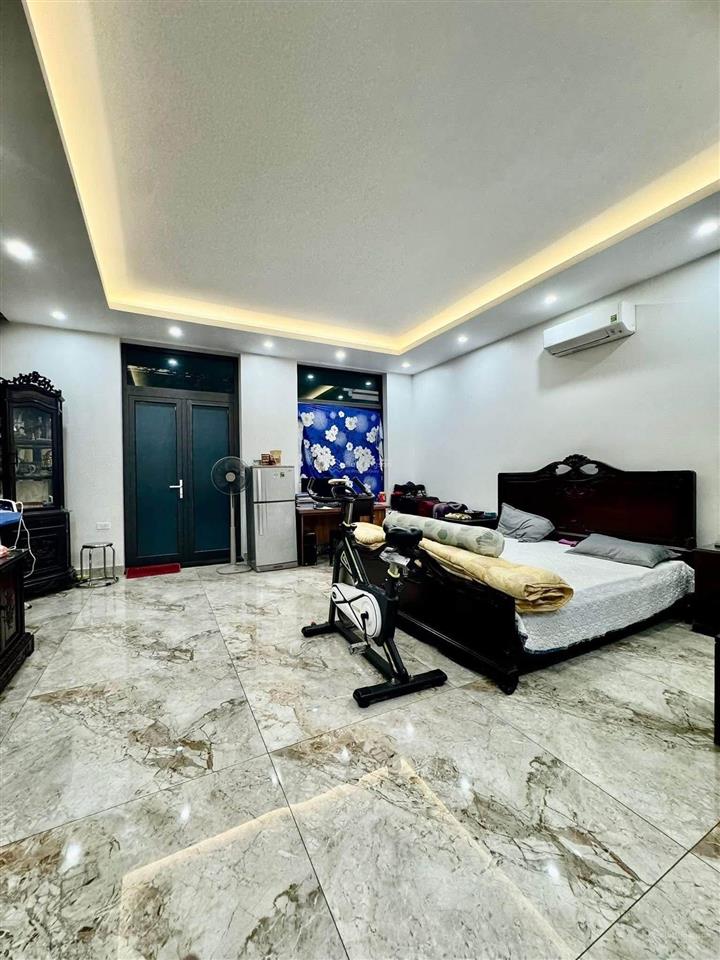 Bán nhà phân lô khu đtm định cônghoàng mai lô góc 3 thoáng 5 tầng thang máy dt 83mmt 5m38,9 tỷ