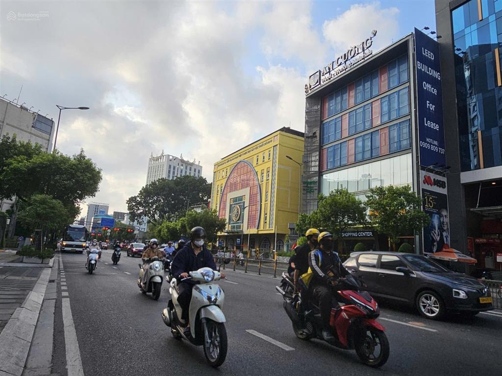 Chia tài sản bán gấp nhà rẻ nhất khu vực hoàng văn thụ, q. pn  dt 10x30m hầm 5 tầng  gía 55 tỷ