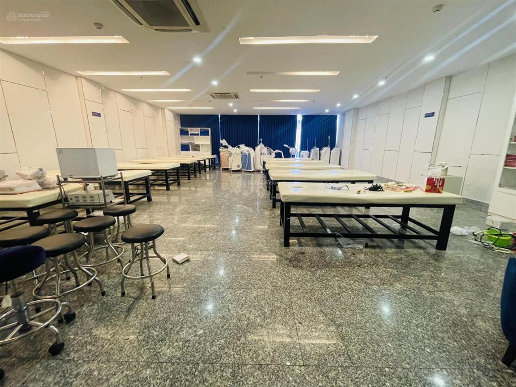 Bán toà nhà đoạn đẹp nhất đường 3/2 q10, diện tích 9x25m, hầm 7 tầng, hđt 350tr/ tháng  giá85t