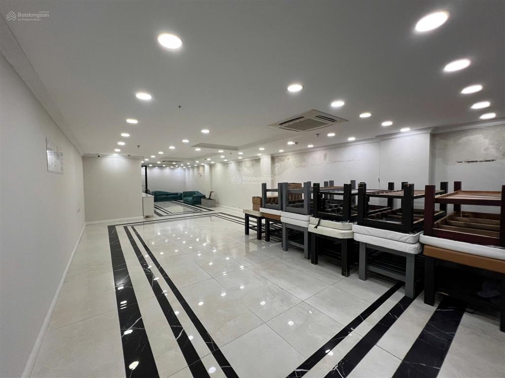 Bán toà nhà đoạn đẹp nhất đường 3/2 q10, diện tích 9x25m, hầm 7 tầng, hđt 350tr/ tháng  giá85t