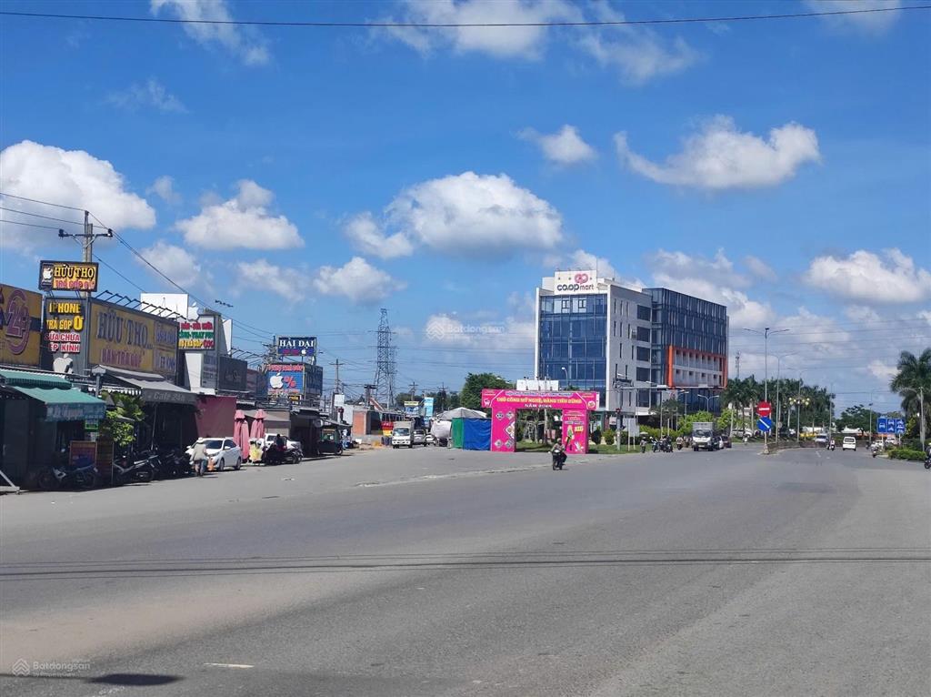 Bán dãy trọ cạnh kcx linh trung 3 trảng bàng, dt (15x20m)300m2, sổ hồng riêng, giá 1tỷ1, 0855 818 ***