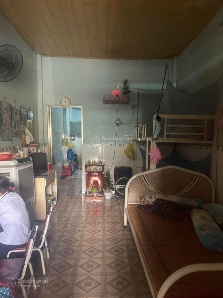Bán nhà nát cho anh chị đầu tư. (4x10m)40m2 shr giá tốt 1 tỷ 1, đường lê lợi, hm gần thpt hồ thị bi