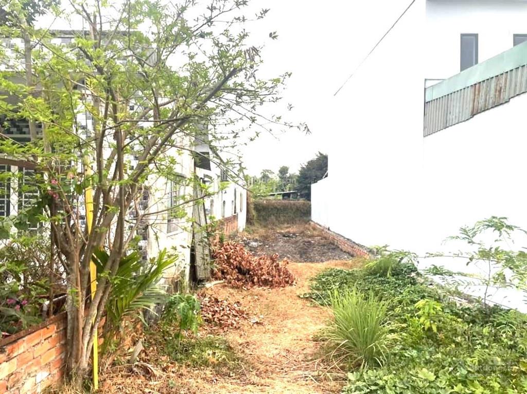 Kinh doanh thua lỗ bán mảnh đất cạnh nước mía vườn cau, củ chi 5x30=150m2 shr giá 875tr đường số 26