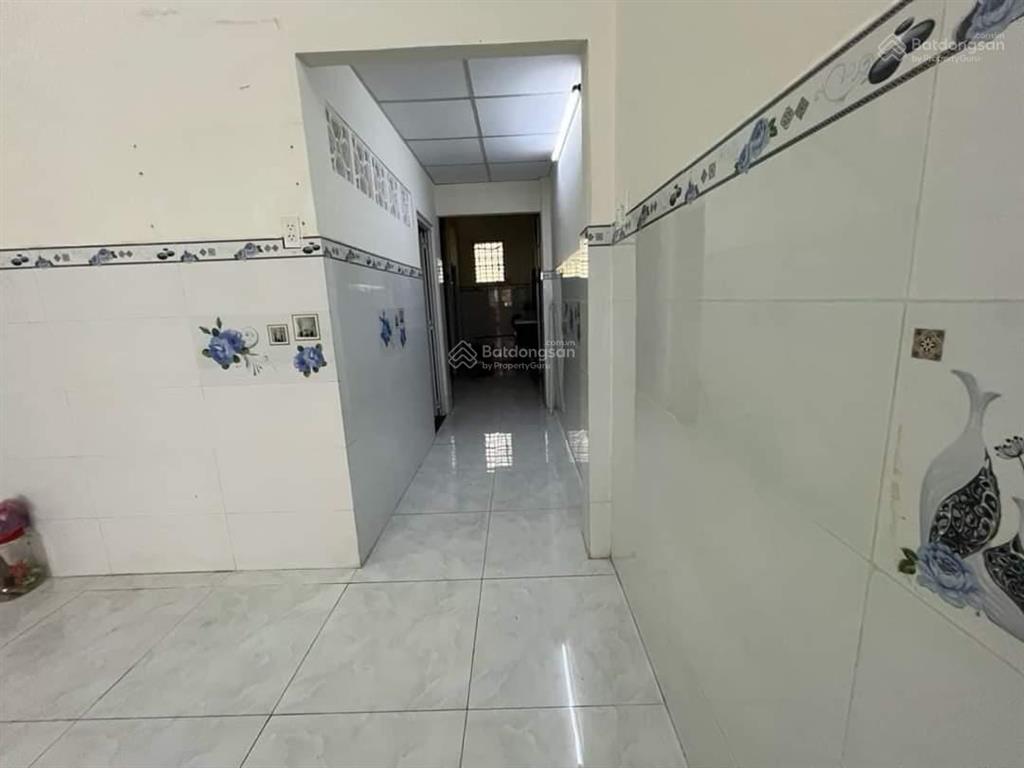 Bán gấp! nhà kiên cố đường phan văn hớn, cạnh chợ bà điểm dt 70m2 shr bao mọi thuế phí