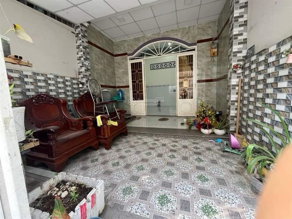 Bán gấp! nhà kiên cố đường phan văn hớn, cạnh chợ bà điểm dt 70m2 shr bao mọi thuế phí
