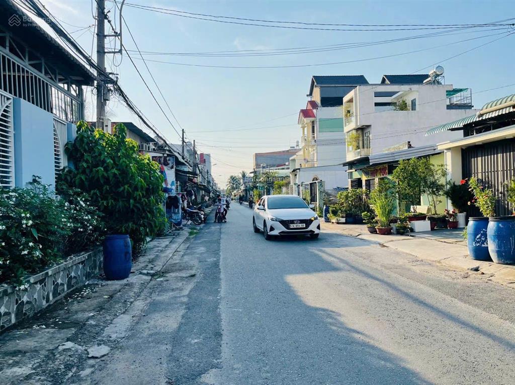 Ngộp đất hóc môn! đường song hành xã tân hiệp dt 92m2 shr giá 1 tỷ 2 bao sang tên xây dựng ngay