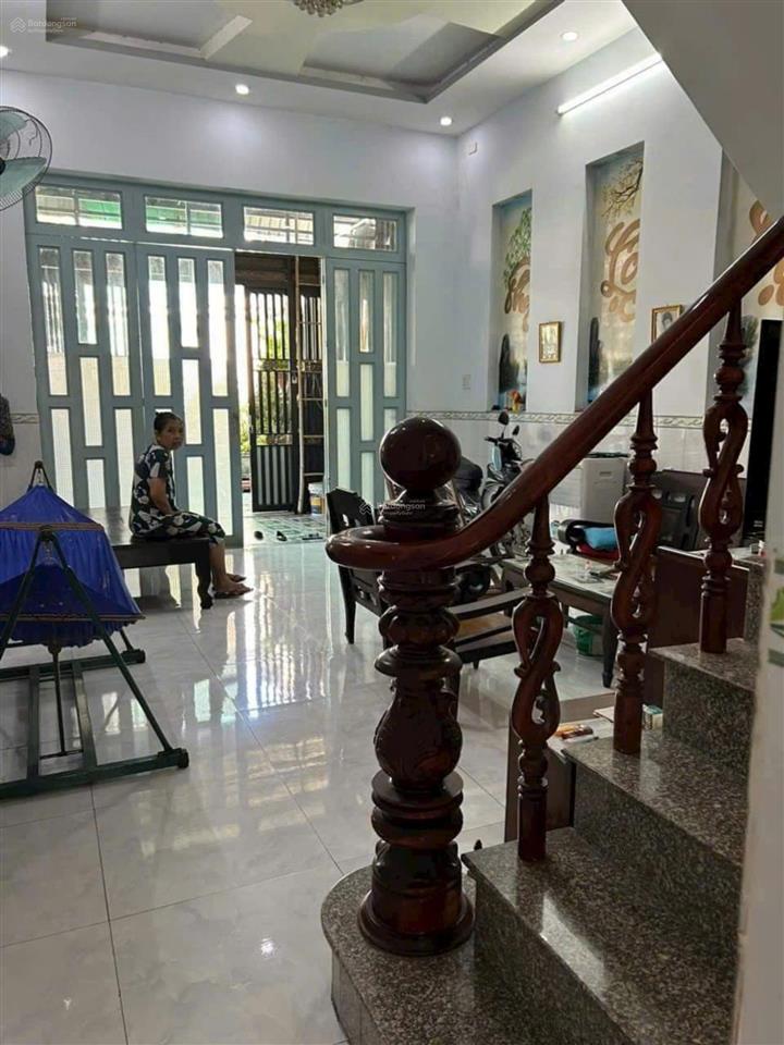 Nhà đẹp 1 trệt 1 lầu xây kiên cố cạnh chợ củ chi đường nguyễn văn khạ dt5x16 shr giá 1 tỷ 3