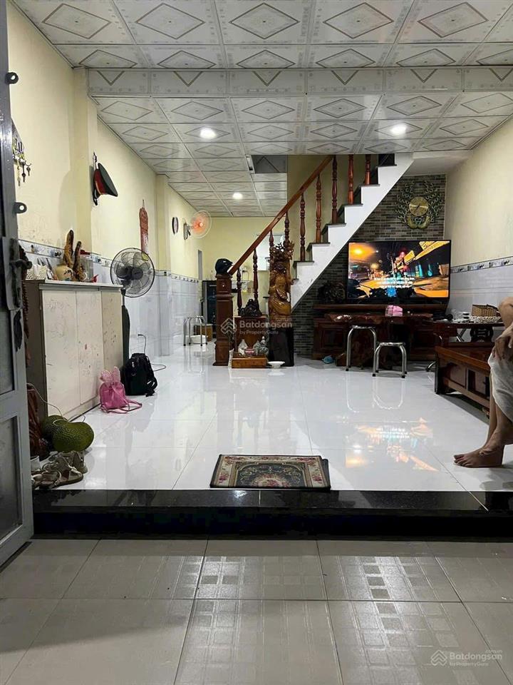 Nhà trệt lầu xây kiên cố, hoàn công đủ đường trần văn mười hóc môn 4x15 tổng 64m2 sổ riêng