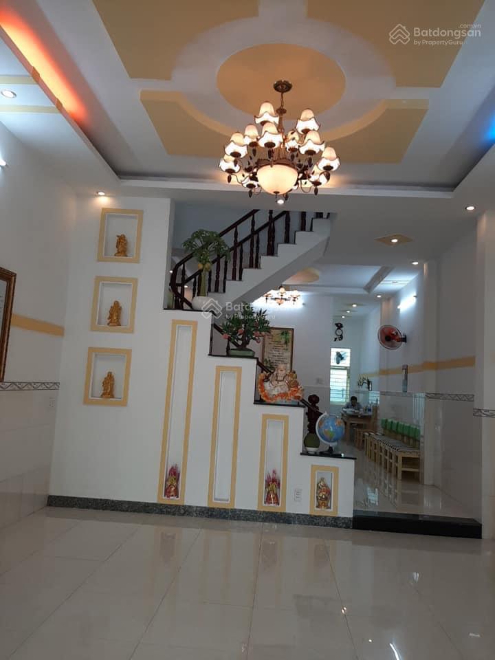 Bán nhà đẹp 1 trệt 1 lầu cách ngã tư an sương 500m sổ riêng giá 1 tỷ 2 4x14.25=57m2 đường song hành