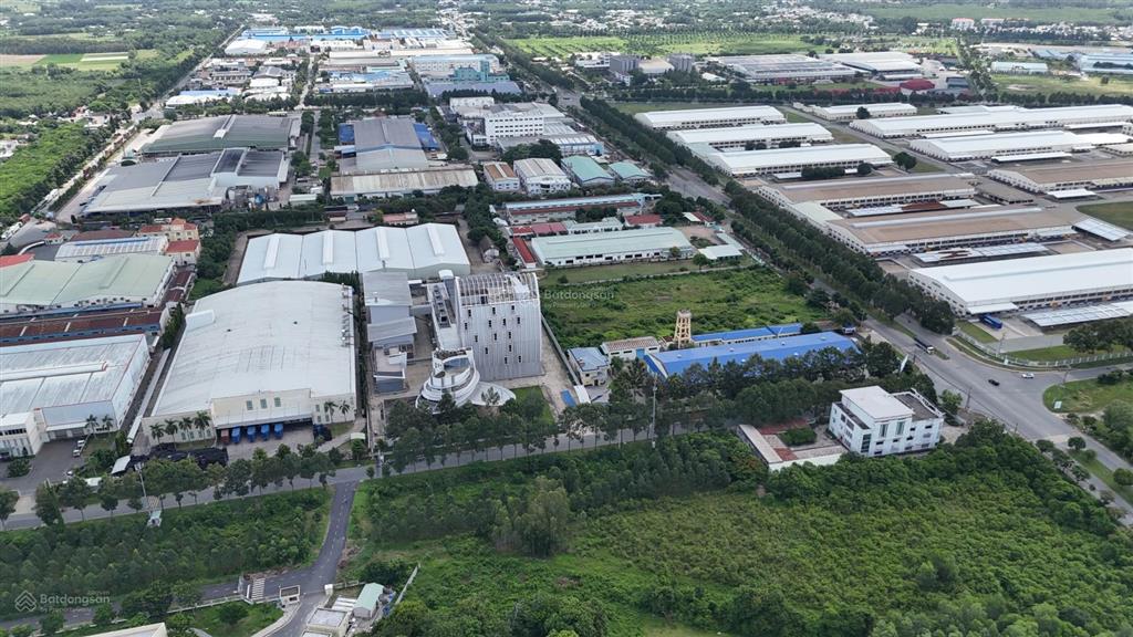 Bán gấp trọ đường giáp hải kcn tây bắc củ chi 12p280m2 sổ riêng giá 900tr thu nhập 15tr/ tháng