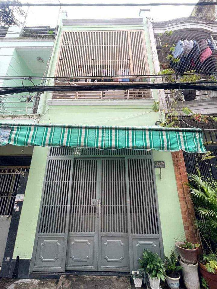 Bán nhà nguyên căn trệt lầu chợ tân chánh hiệp ql1a 4x17=68m2 shr cho thuê trọ 14tr/tháng