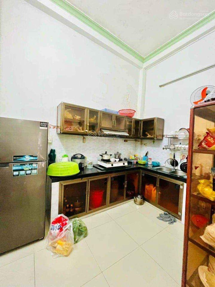 Bán nhà nguyên căn trệt lầu chợ tân chánh hiệp ql1a 4x17=68m2 shr cho thuê trọ 14tr/tháng