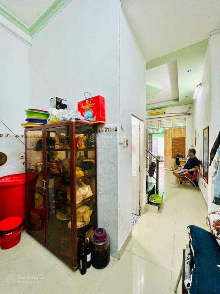 Bán nhà nguyên căn trệt lầu chợ tân chánh hiệp ql1a 4x17=68m2 shr cho thuê trọ 14tr/tháng