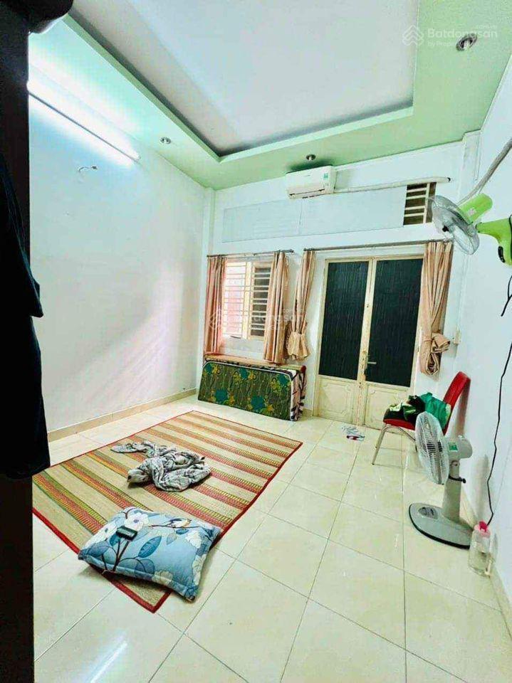 Bán nhà nguyên căn trệt lầu chợ tân chánh hiệp ql1a 4x17=68m2 shr cho thuê trọ 14tr/tháng