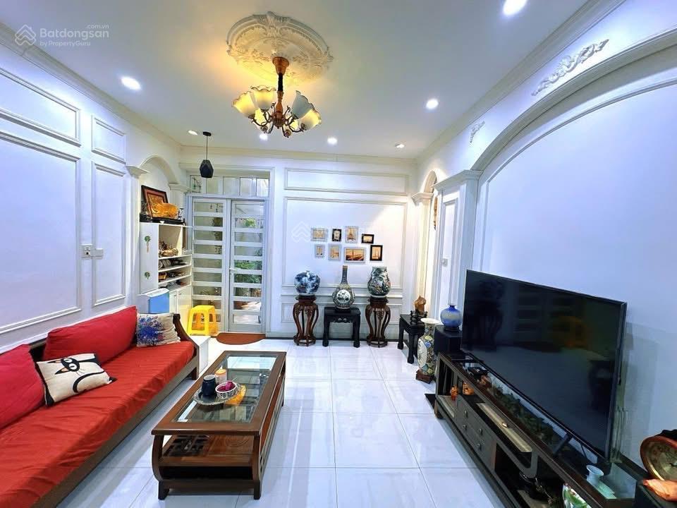 Bán nhà riêng thái hà, tây sơn, ô tô 4 chỗ đỗ cổng, 60m2 dân xây 4 tầng, 4pn giá 15,8 tỷ có tl