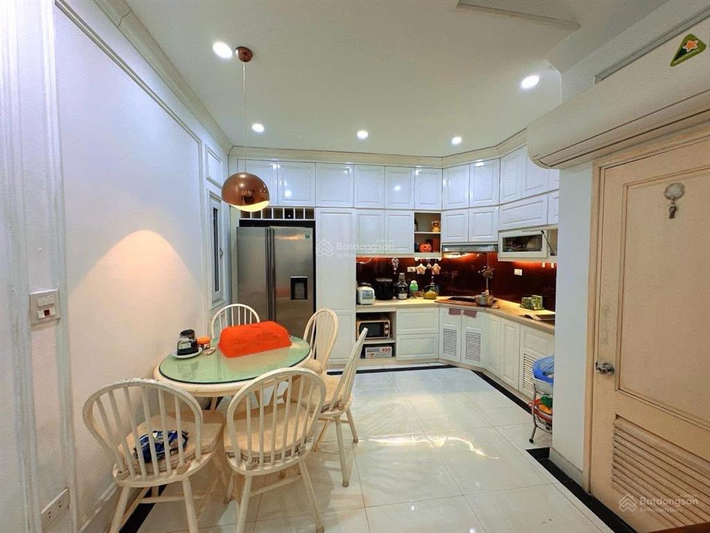 Bán nhà riêng thái hà, tây sơn, ô tô 4 chỗ đỗ cổng, 60m2 dân xây 4 tầng, 4pn giá 15,8 tỷ có tl