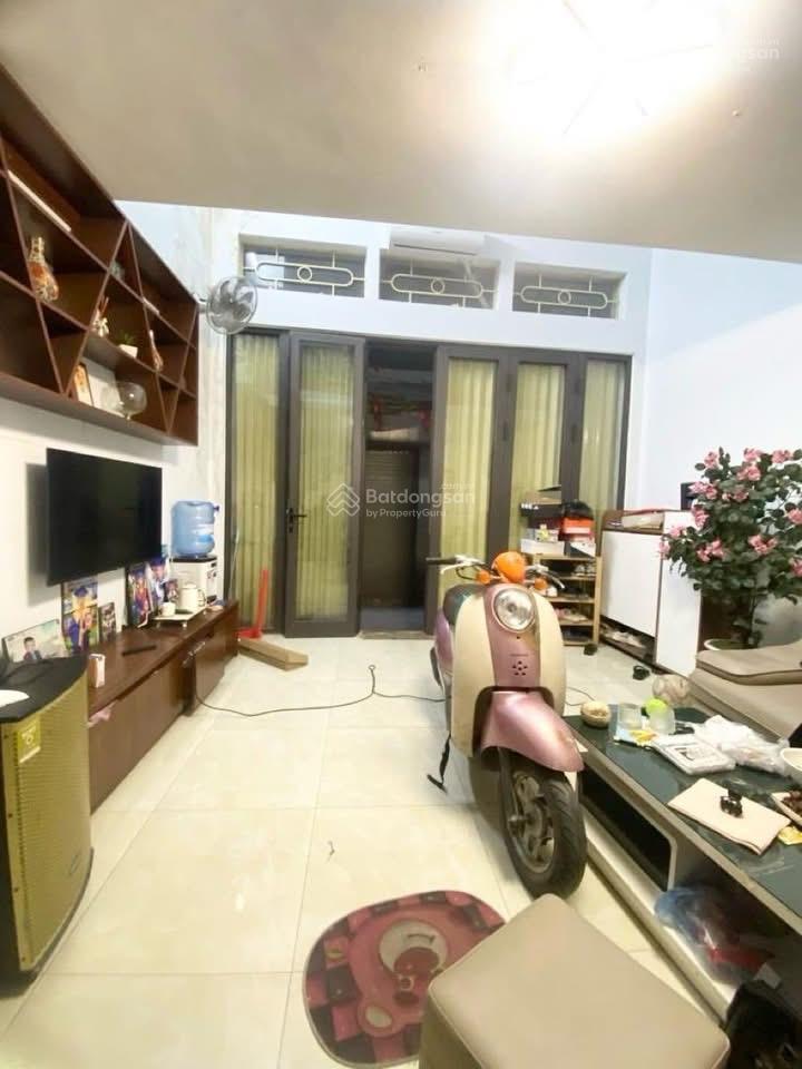 Bán nhà 279 đội cấn dân xây,vị trí đẹp,hoa hậu chỉ hơn 8 tỷ ,ô tô 20m,ngõ thông ba gác tránh xe máy