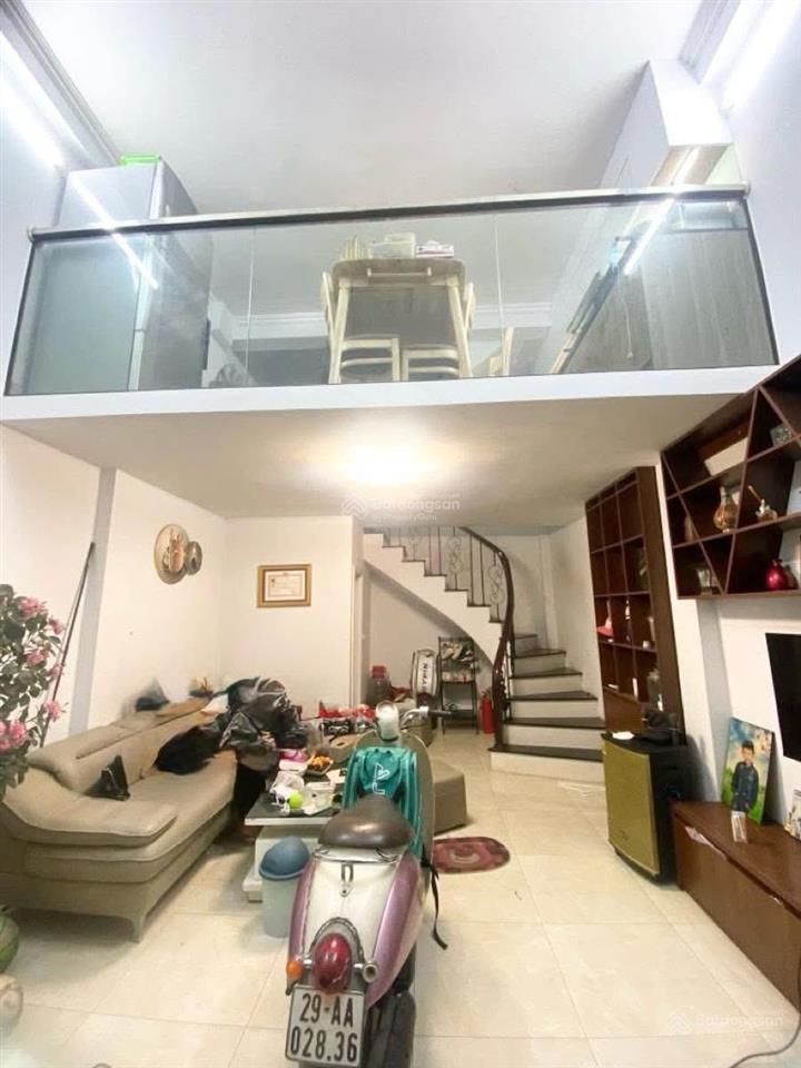 Bán nhà 279 đội cấn dân xây,vị trí đẹp,hoa hậu chỉ hơn 8 tỷ ,ô tô 20m,ngõ thông ba gác tránh xe máy