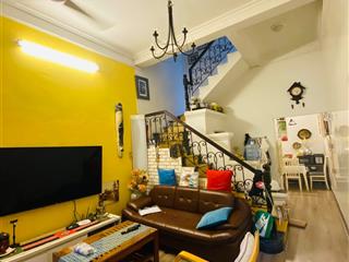 Bán nhà ngọc hà ba đình, diện tích sổ 45m2, nhà 4 tầng, mặt tiền 4m, giá 11,8 tỷ thươn lượng mạnh.