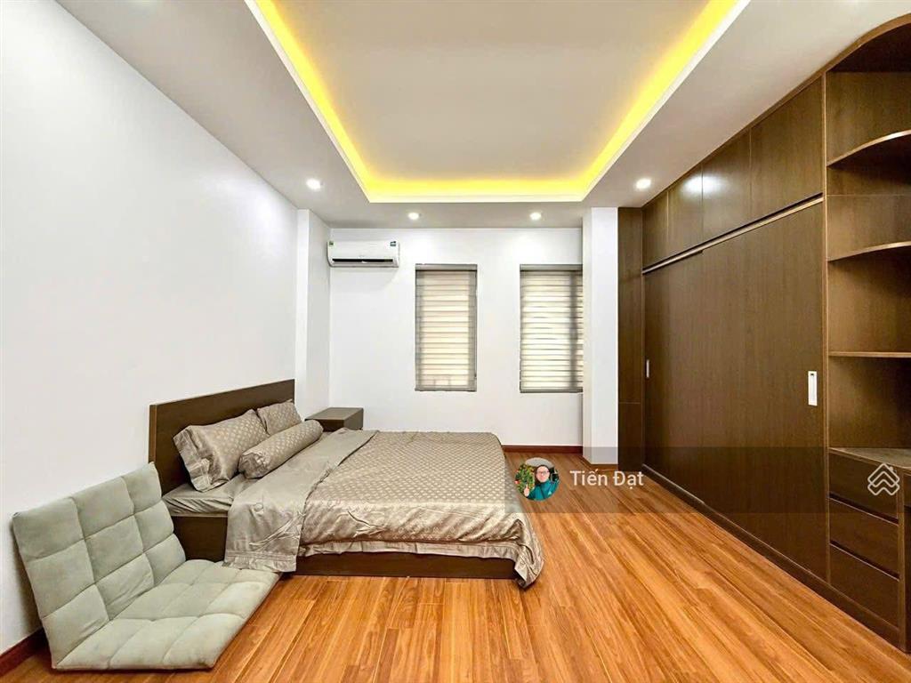 Bán nhà pháo đài lánglô góc 2 mặt ngõ  cực hiếm 5 tầng  xây kiên cố  gần vincom 35m2 giá 9,4 tỷ