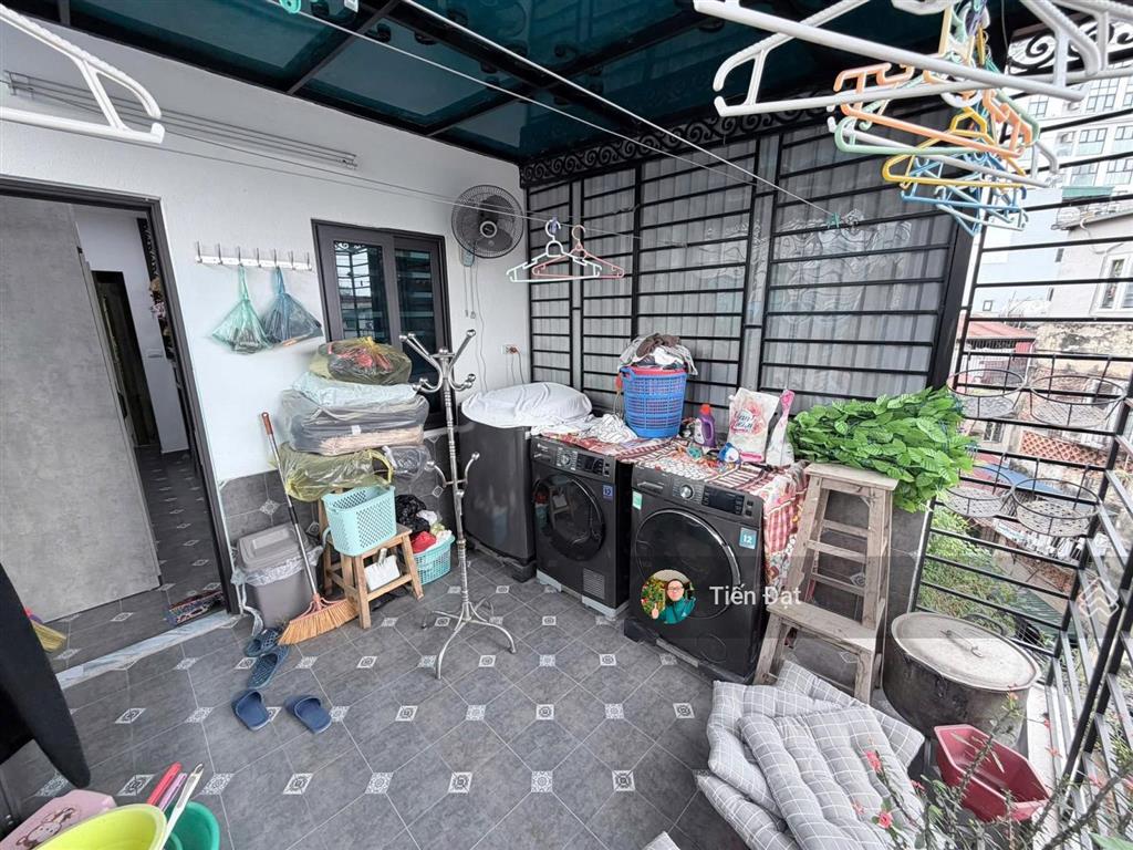 Bán nhà nguyên hồng 30m25 tầng
thang máy xịn  ngõ thông ba gác tránh  nhà đẹp ở luôn giá 10,5 tỷ