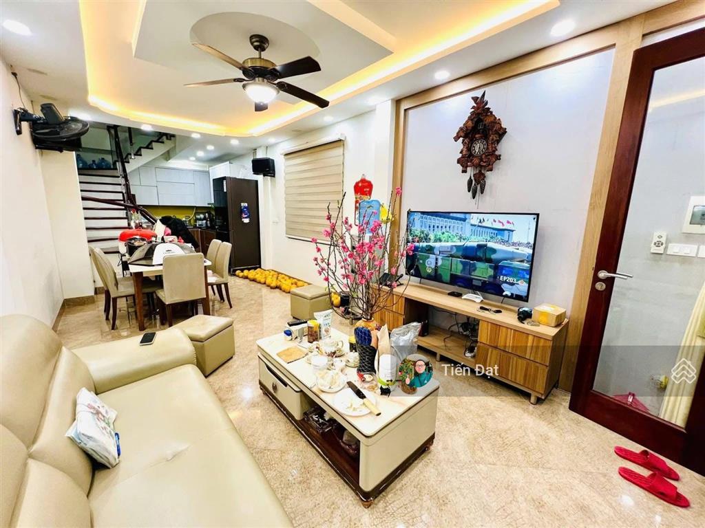 Bán nhà tôn đức thắng quan thổ 1 45m2 nhà 5 tầng  giá 14,5 tỷ lô góc mặt ngõ thông kinh doanh