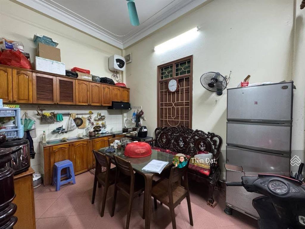 Bán nhà thái thịnh quận đống đa, 37m2, nhà 5 tầng, giá 9,5 tỷ, dân xây, chủ thiện chí.