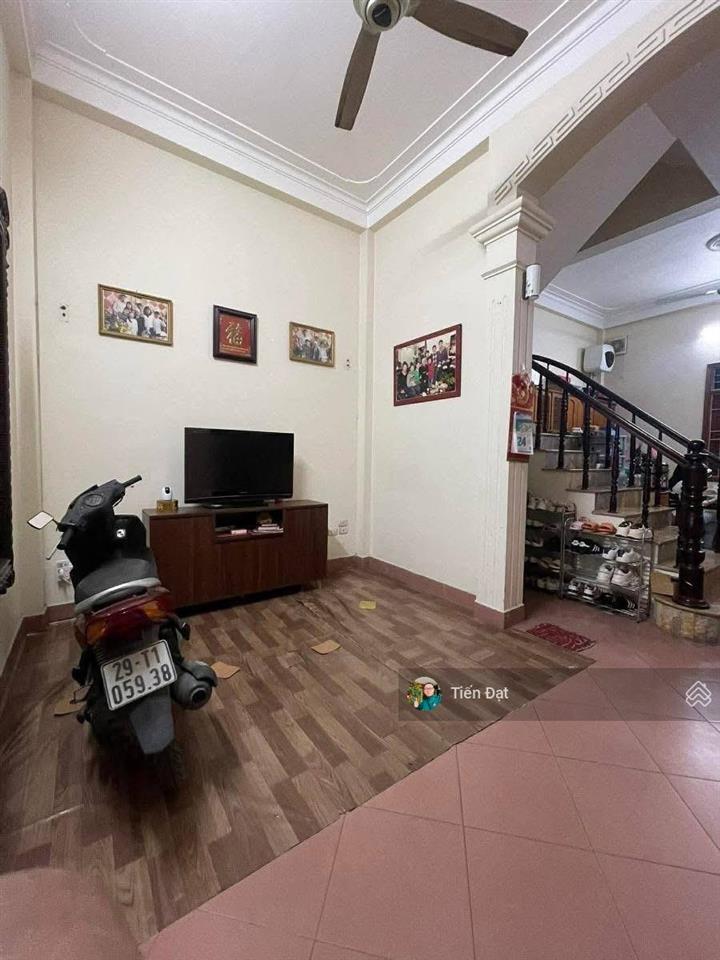 Bán nhà thái thịnh quận đống đa, 37m2, nhà 5 tầng, giá 9,5 tỷ, dân xây, chủ thiện chí.