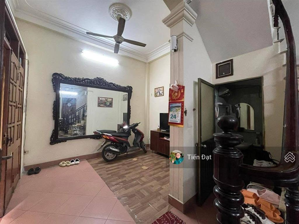Bán nhà thái thịnh quận đống đa, 37m2, nhà 5 tầng, giá 9,5 tỷ, dân xây, chủ thiện chí.