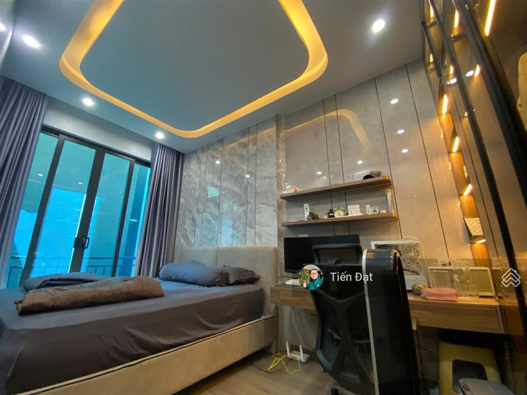 Bán nhà khâm thiên đống đa  full nội thất ngõ rộng sát phố sân để xe 38m2 5 tầng giá 9,85 tỷ.