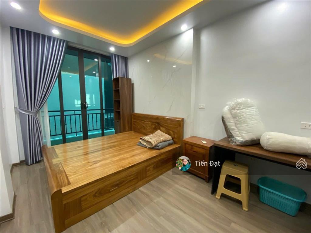 Bán nhà khâm thiên đống đa  full nội thất ngõ rộng sát phố sân để xe 38m2 5 tầng giá 9,85 tỷ.