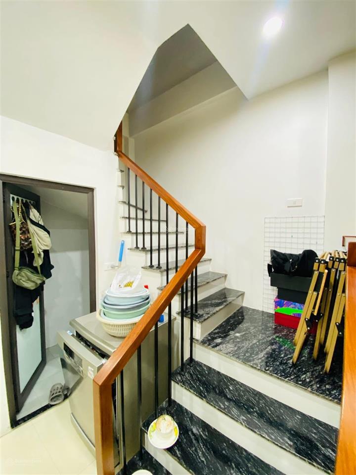 Bán nhà mới đường láng, 39m 5 tầng thiết kế hiện đại ở ngay, full nội thất, giá 11,5 tỷ