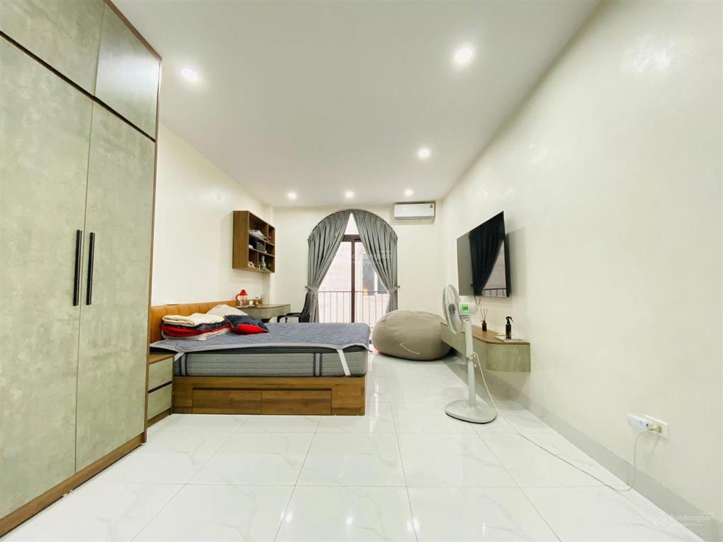 Bán nhà mới đường láng, 39m 5 tầng thiết kế hiện đại ở ngay, full nội thất, giá 11,5 tỷ