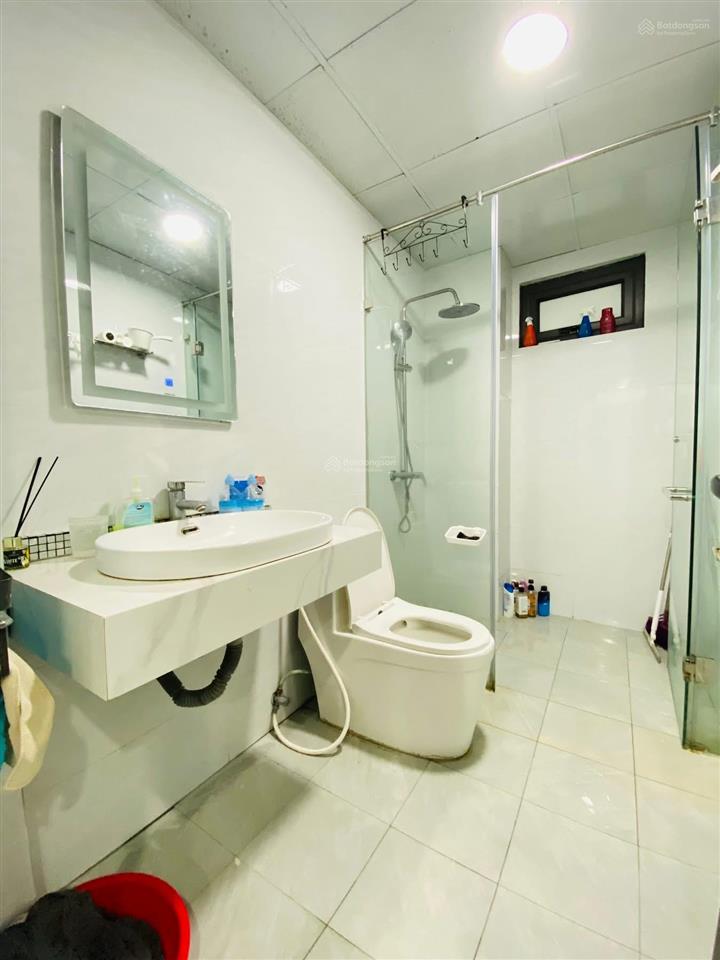 Bán nhà mới đường láng, 39m 5 tầng thiết kế hiện đại ở ngay, full nội thất, giá 11,5 tỷ