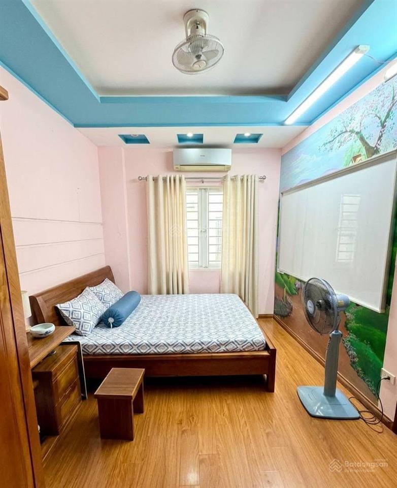 Bán nhà riêng ngõ 113 vĩnh hồ thái thịnh, 48m2x5t, 20m ra ô tô tránh, lô góc 3 thoáng vv giá 11 tỷ.