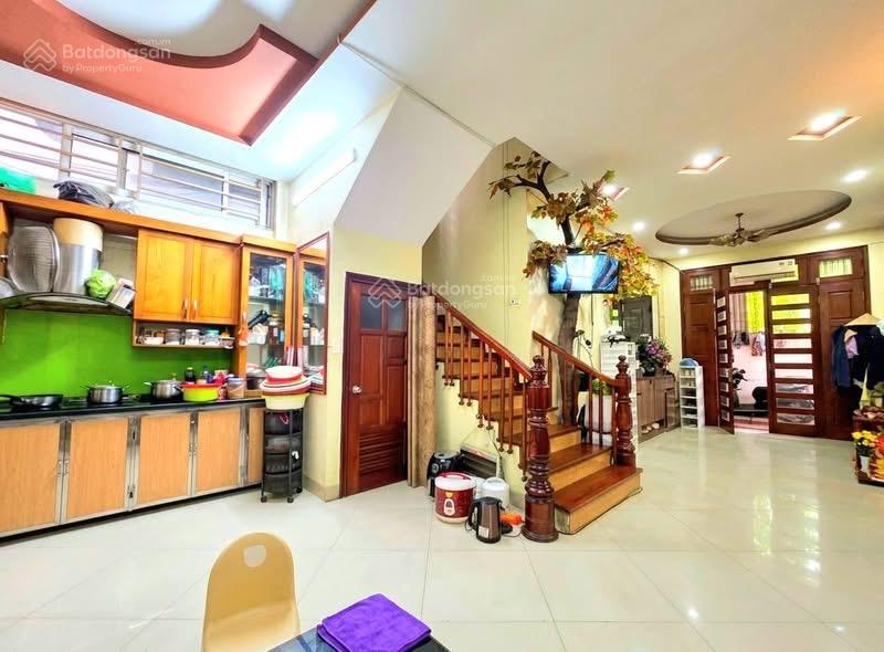 Bán nhà riêng ngõ 113 vĩnh hồ thái thịnh, 48m2x5t, 20m ra ô tô tránh, lô góc 3 thoáng vv giá 11 tỷ.
