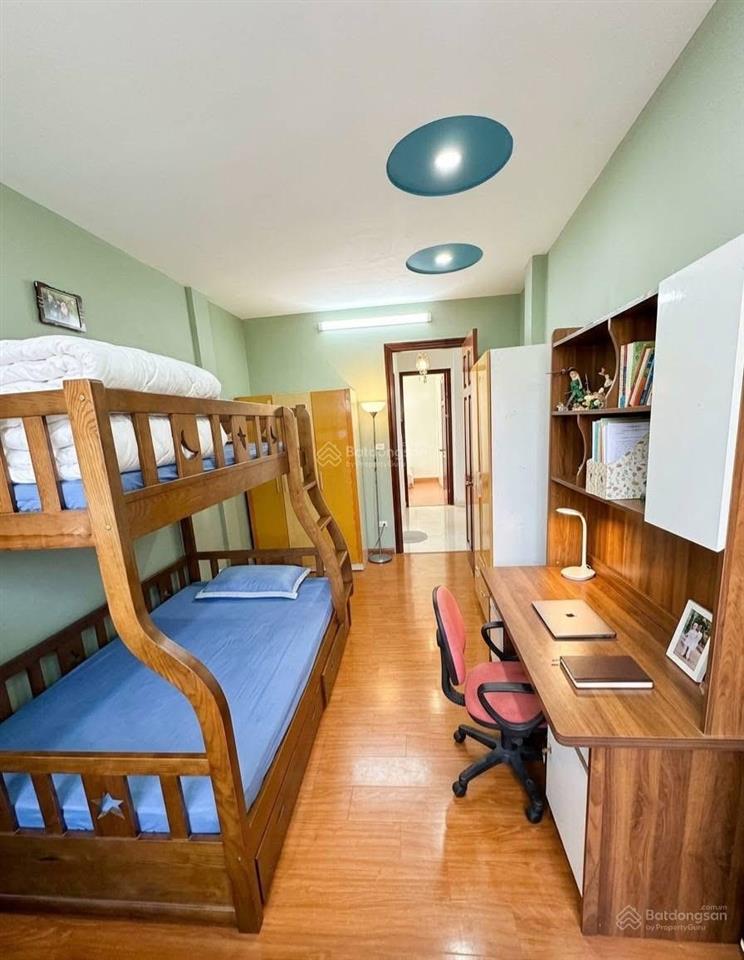 Bán nhà riêng ngõ 113 vĩnh hồ thái thịnh, 48m2x5t, 20m ra ô tô tránh, lô góc 3 thoáng vv giá 11 tỷ.