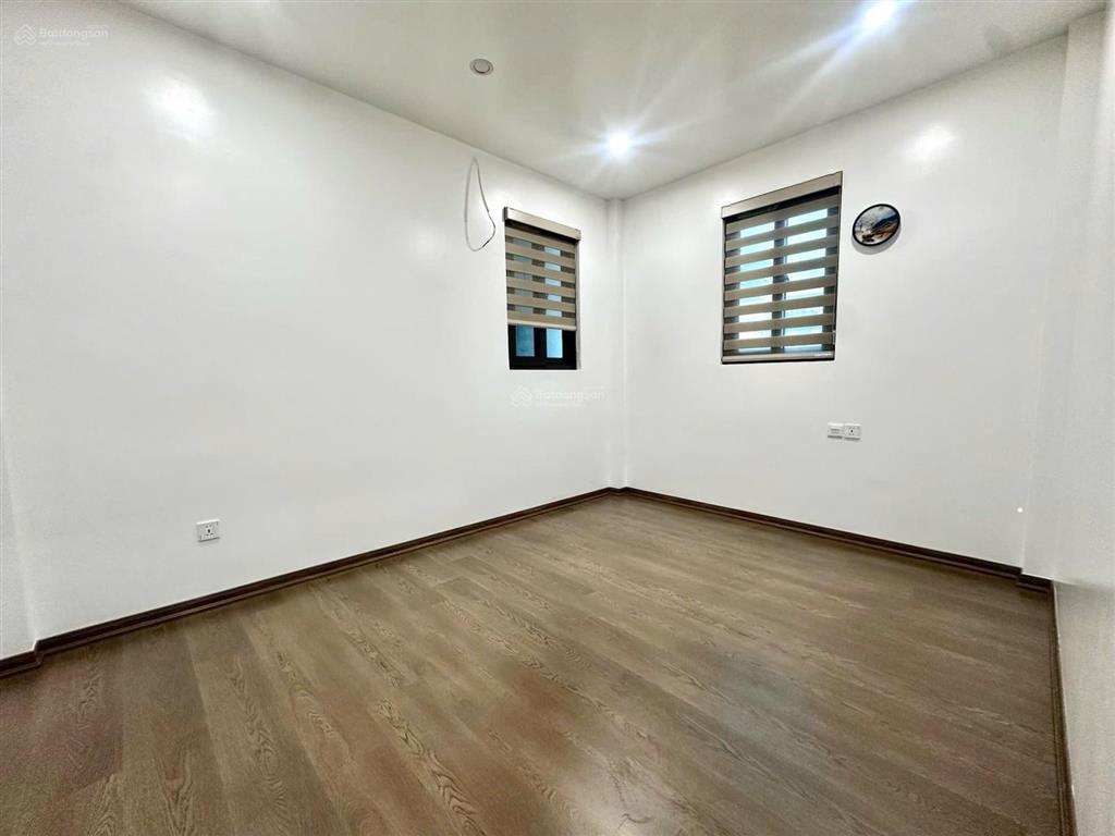 Bán nhà tam khương tôn thât tùng đống đa 43m2x5t 6 ngủ  3 thoáng kcbt  full đồ  giá 12 tỷ.