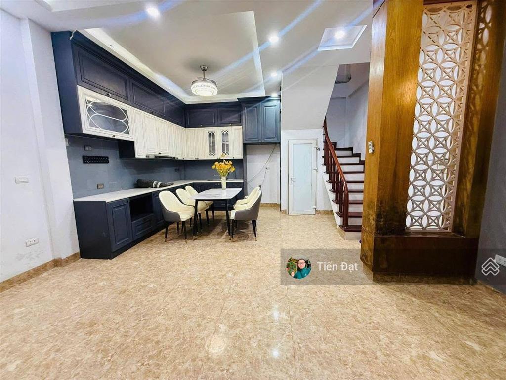 Bán nhà phố hồ đắc di đống đa42m x 6 tầng 30m ra ô tô dân xây mtx5,3m  giá 12,2 tỷ  a đạt