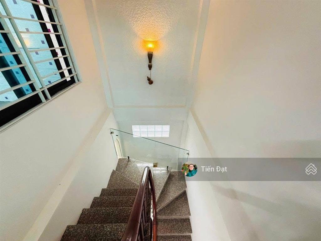Bán nhà phố hồ đắc di đống đa42m x 6 tầng 30m ra ô tô dân xây mtx5,3m  giá 12,2 tỷ  a đạt