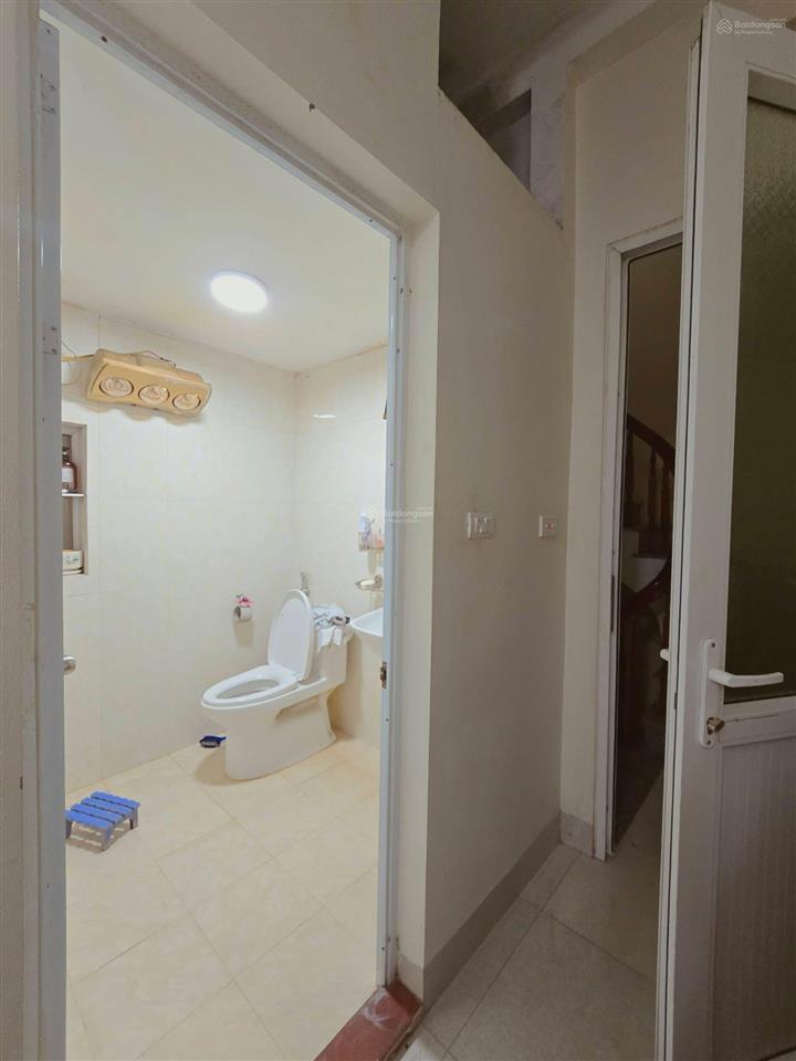 Bán nhà phố tôn đức thắng,dt 39m x 5 tầng, cách phố 40m, kinh doanh, giá 11 tỷ...xem thêm  a đạt