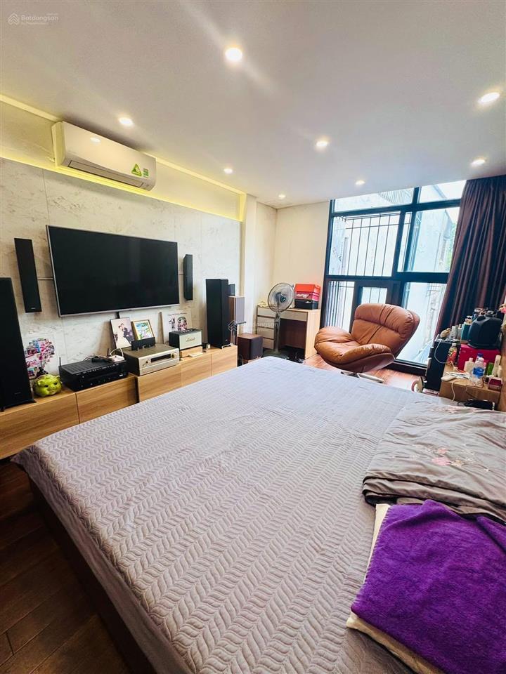 Bán nhà phố giang văn minh ba đình 45m, 5 tầng, mặt tiền 3.5m,giá 10,7 tỷ, xem  a đạt 0987 396 ***