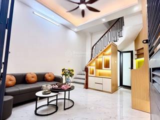 Bán nhà phố khâm thiên ,trung tâm đống đa,dt 23x5t ,full nội thất, 40m ra phố giá 5,96 tỷ  a đạt.