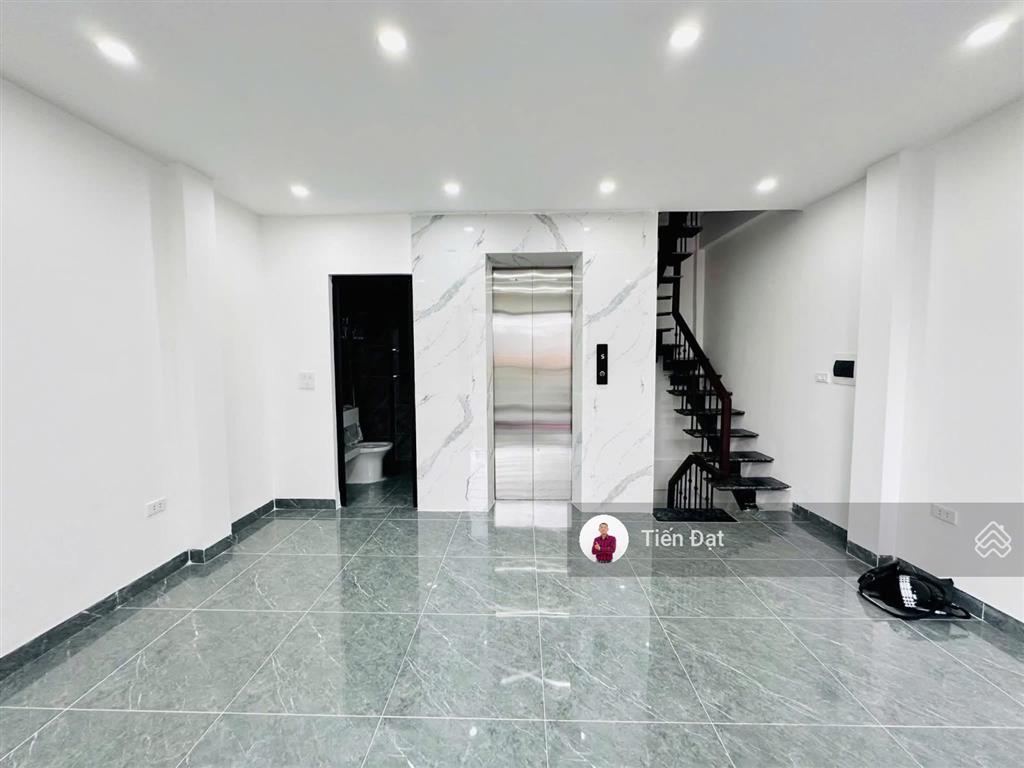 Bán nhà ngọc hà hoàng hoa thám, nhà mới tinh, thang máy xịn, nội thất đầy đủ ở ngay giá 11,7 tỷ